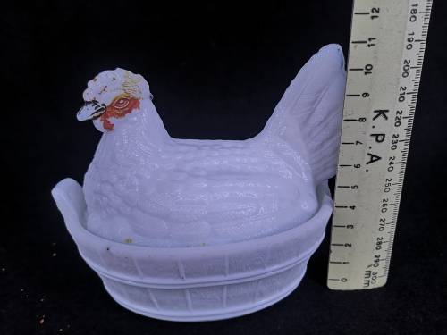 Milk glass chicken trinket - note the damage please
