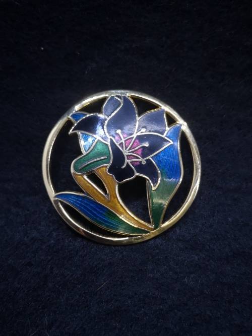 vintage enameld brooch