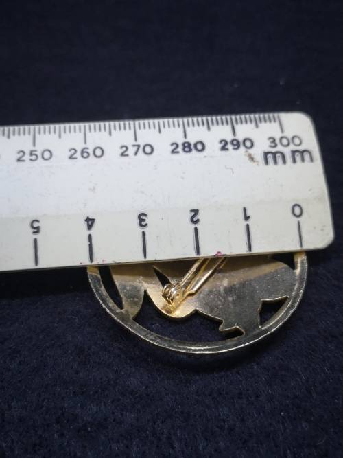 vintage enameld brooch