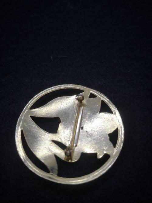 vintage enameld brooch