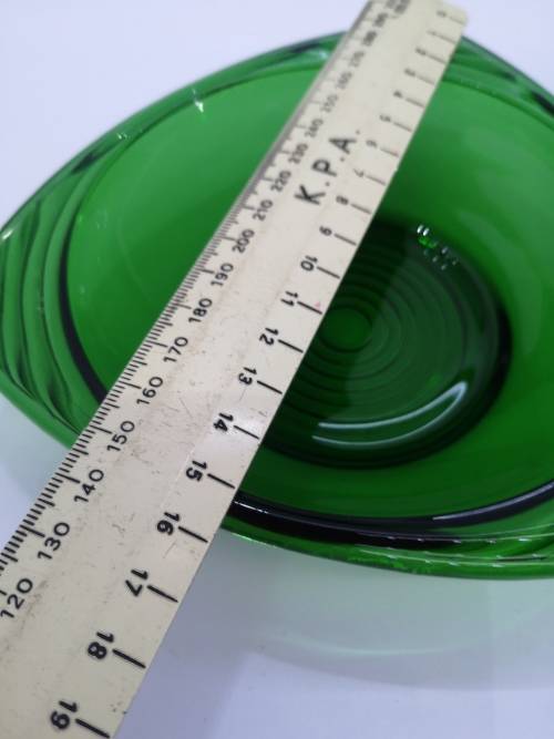Vintage emerald green glass bowls