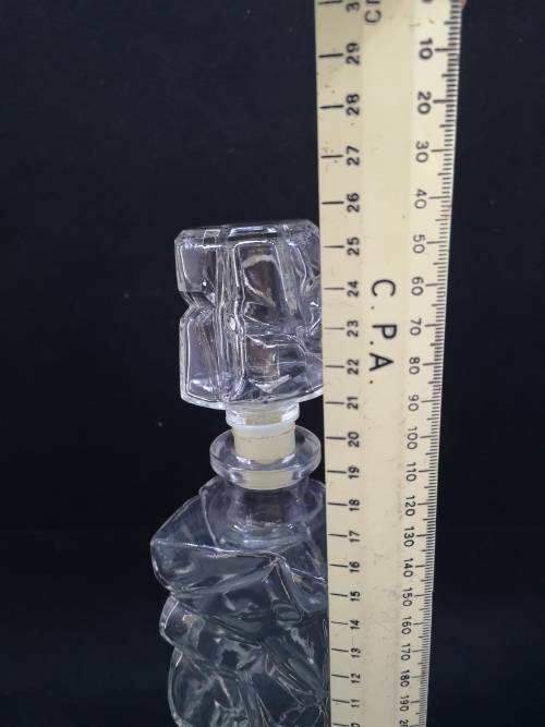Glass decanter