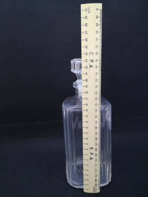 Glass decanter