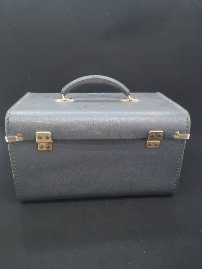 Vintage vanity case