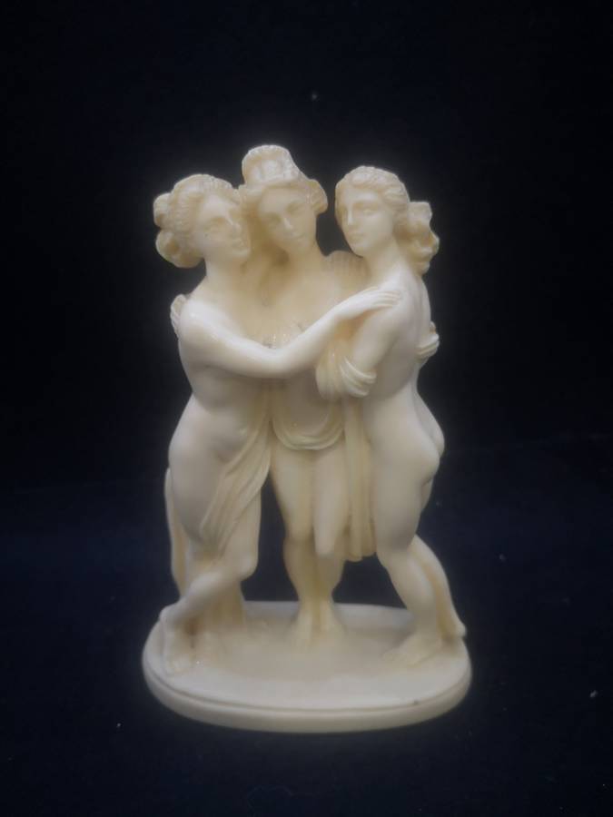 Three Graces Classid Goddess statuette - made in Italy