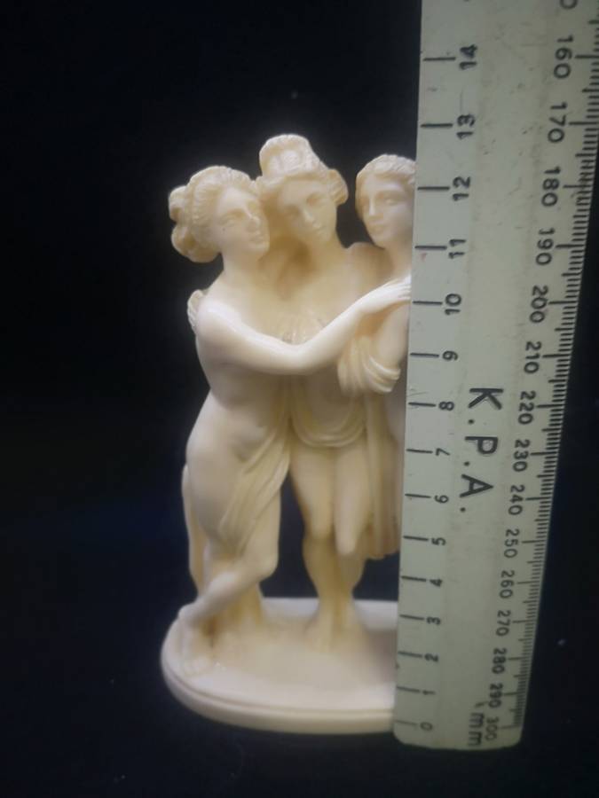 Three Graces Classid Goddess statuette - made in Italy