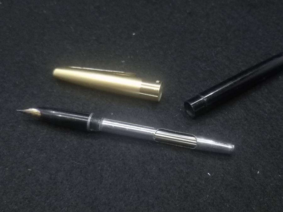 Hifra de-luxe fountain pen