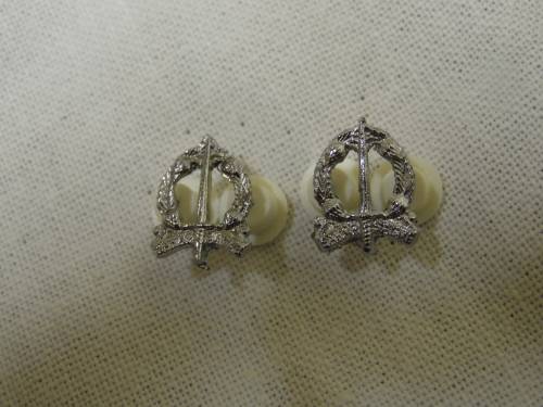 MILITARY POLICE MESS DRESS COLLAR BADGE SET ALL PINS