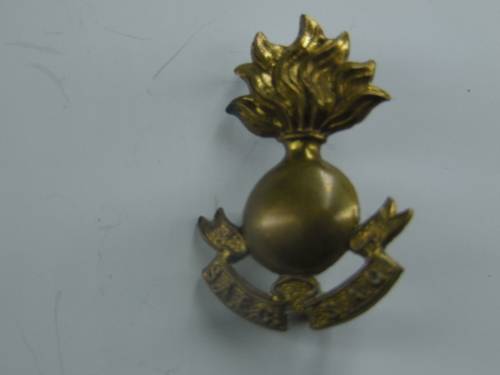 SA ENGINEERING OLD BRASS BERET BADGE