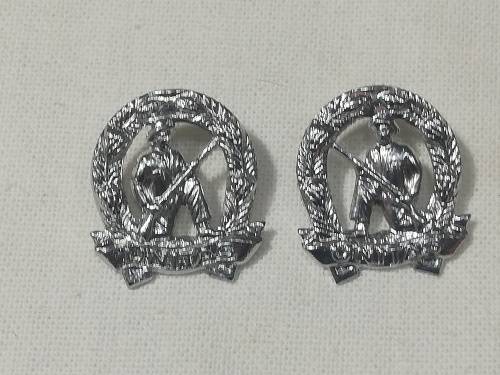 COMMANDO COLLAR BADGE SET ALL PINS