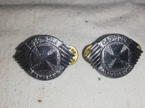 REGIMENT DAN PIENAAR COLLAR BADGE SET