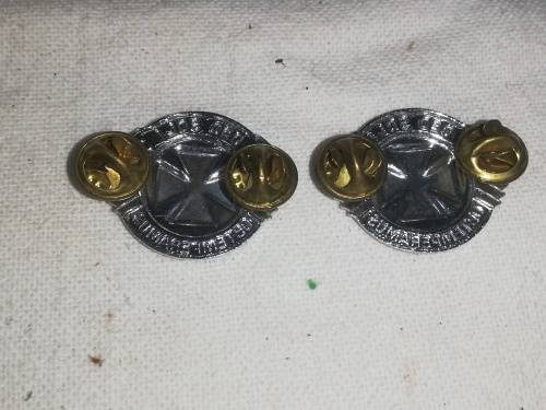 REGIMENT DAN PIENAAR COLLAR BADGE SET