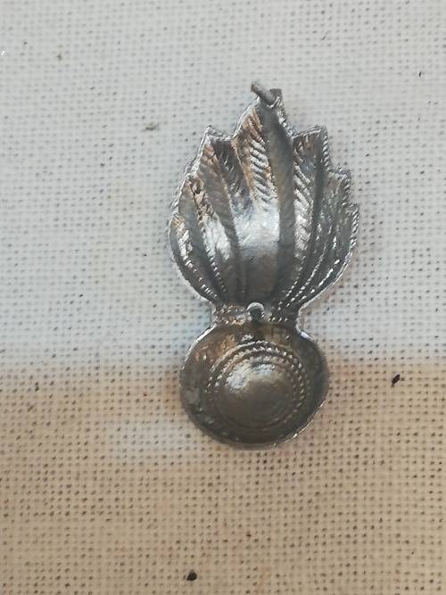 ARTILLERY CORPS CHROME BERET BADGE ALL PINS