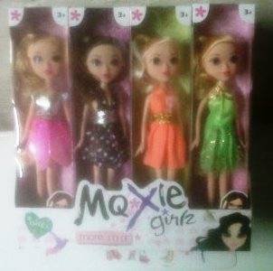 Moxie Dolls - 4 on Auction