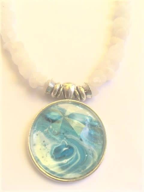 WHITE JADE NATURAL GEMSTONE PENDANT NECKLACE