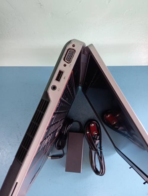 Dell latitude e6520 business laptop: i5-2540M, 8gb, 500gb hdd, win 10 pro. New battery