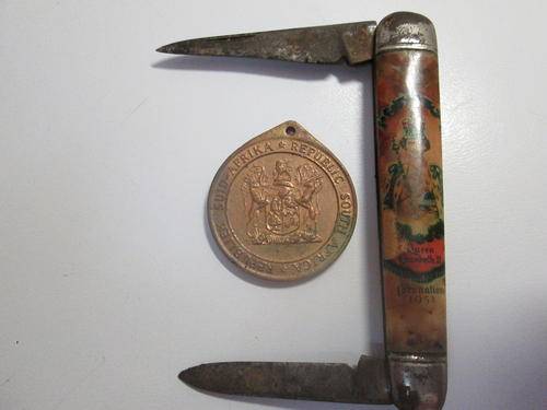 Knife. Coronation Elizabeth II. Medallion Commemorating Republic. 31/05/61