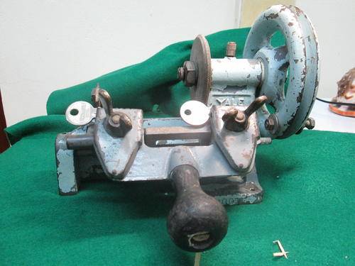 Key Grinding Machine "Yale" Old But Works.