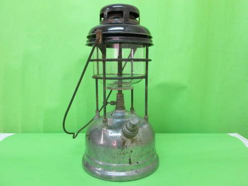 LAMP. PARAFFIN. TILLEY. LOVELY AND BIG. IN NICE CONDITION.