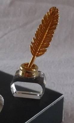 SWAROVSKI CRYSTAL -Â MEMORIES CLASSICS INK WELL AND QUILL 189195