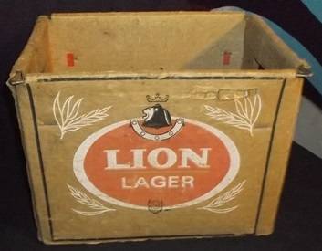 VINTAGE LION LAGER â CARBOARD AND METAL CRATE