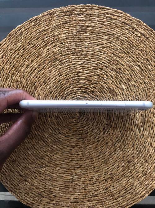 Apple iPhone 8 (64GB)