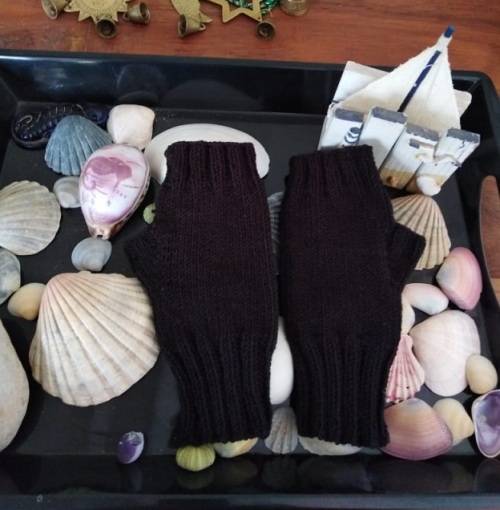 FLASH SALE  Fingerless Gloves (Black Stretch) Knitted