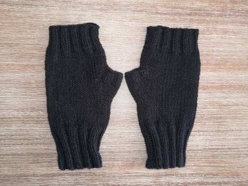 FLASH SALE  Fingerless Gloves (Black Stretch) Knitted