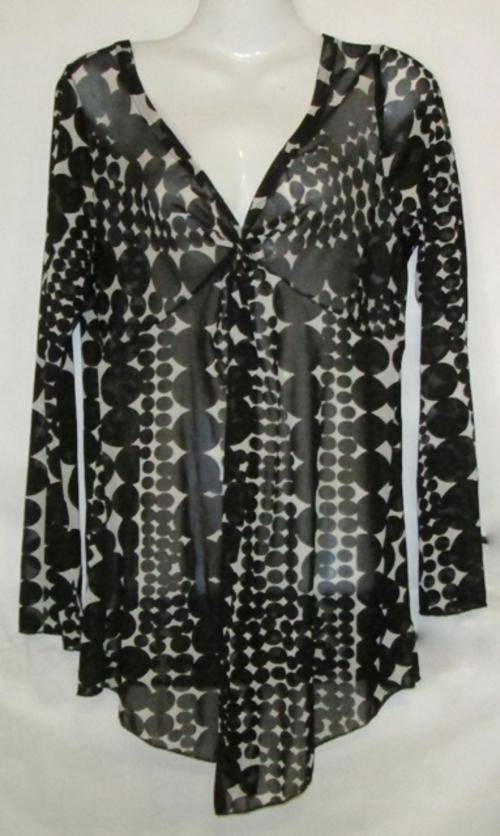 Stunning ladies black and white top size 36 - 38  - POSTAGE  FREE IN S.A.