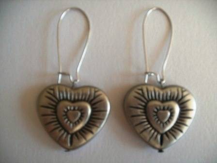 **SALE** silver heart dangling fashion earrings **
