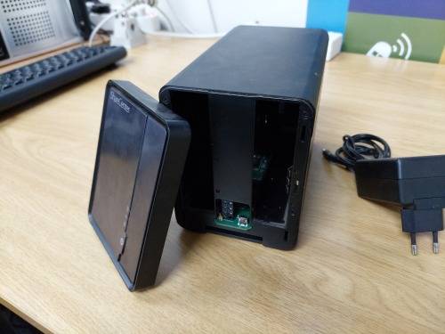 2-Bay NAS: D-Link ShareCentre DNS-325