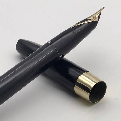 Vintage `Sheaffer` Fountain Pen (14ct Nib & Boxed)