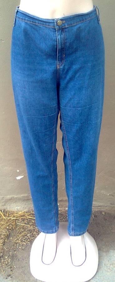 JEAN - SIZE: 18 PLUS A FREE OASIS TOP