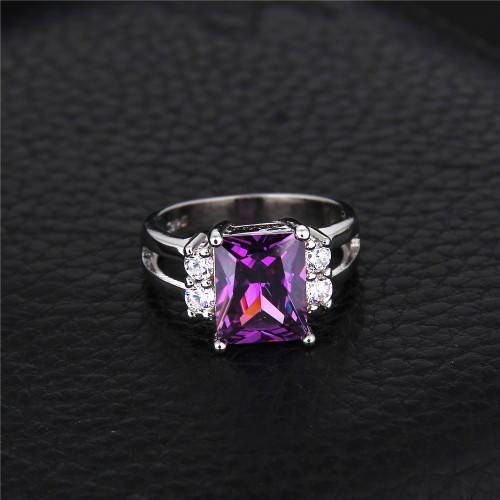 ***HIGH QUALITY*** 925 STERLING SILVER  RING WITH PURPLE CRYSTAL -  SIZE 8