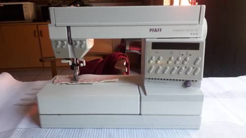 PFAFF SEWING MACHINE creative 1473