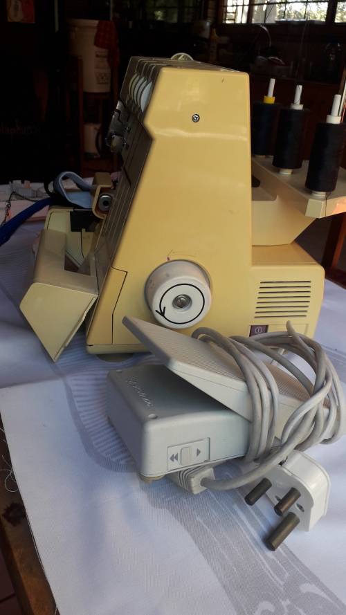 PFAFF OVERLOCKER HOBBYLOCK 797  REDUCED PRICE...WOW!!!