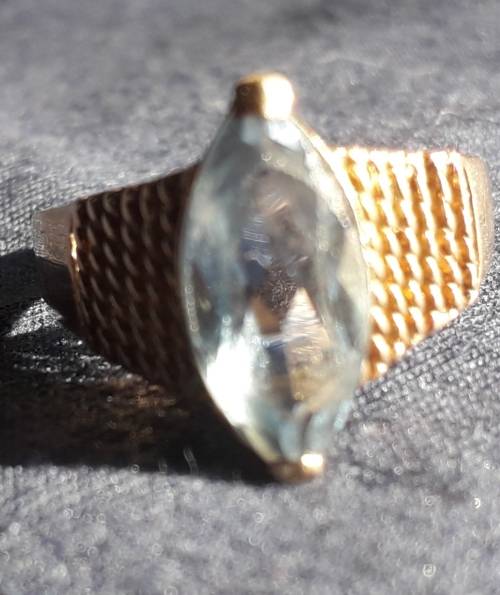 9CT AQUAMARINE VINTAGE-- RETRO RING '''FREE COURIER'''