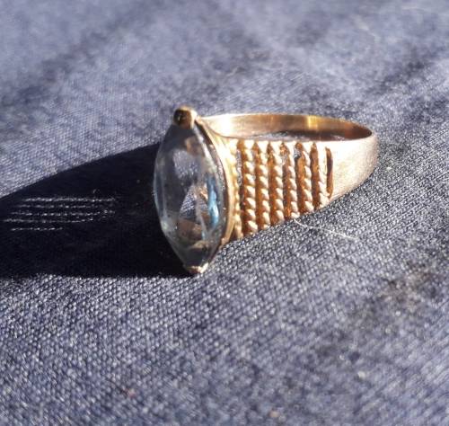 9CT AQUAMARINE VINTAGE-- RETRO RING '''FREE COURIER'''