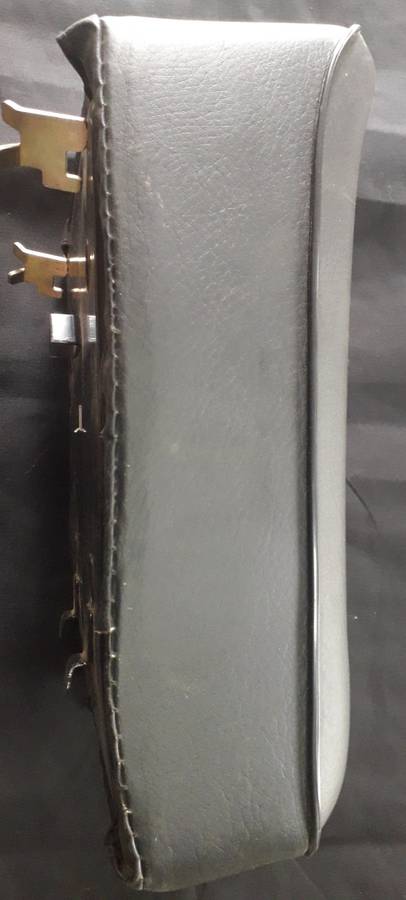 Honda CD 200  Back seat / split seat