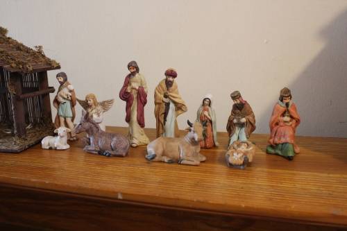 Amazing complete Boxed Ceramic hand painted Nativity Set with Genuine Wooden Stable Circa 1990's