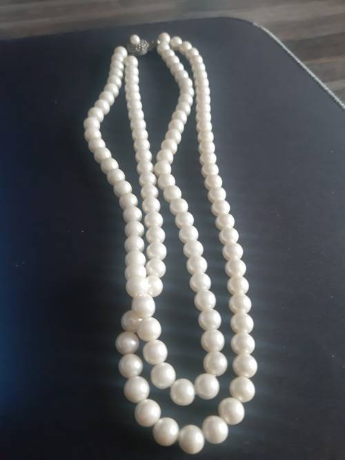 2 string vintage pearls with beautiful clasp!!