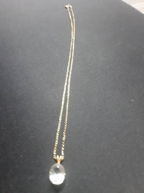 Beautiful 9ct gold chain and pendant with CZ!!