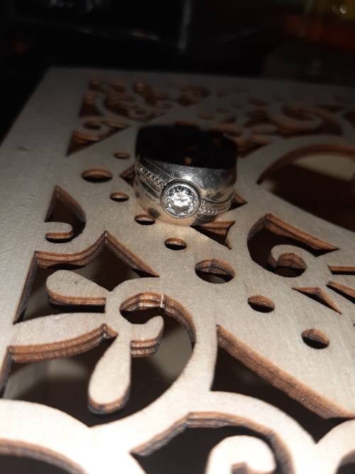 Stunning stunning sterling silver ring with CZ!!