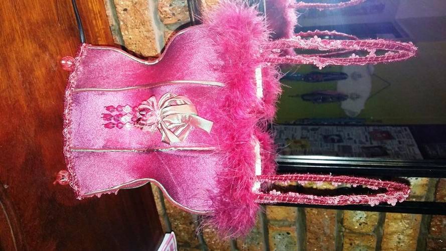 Very nice bodist lamp shade!