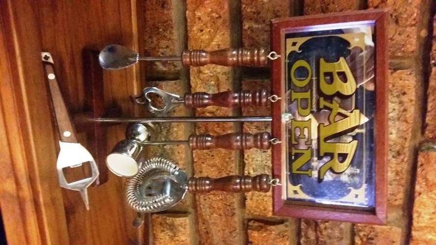 Very nice Bar Accessories!  A must have for your Man Cave!