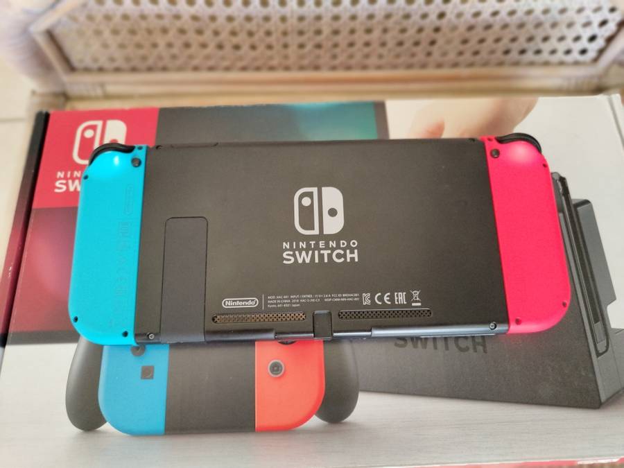 Nintendo  Switch V1