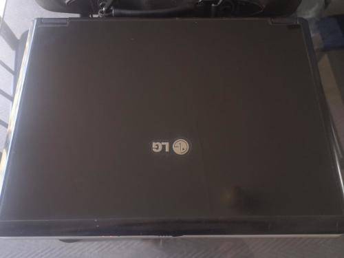 LG Laptop computer with varry bag.