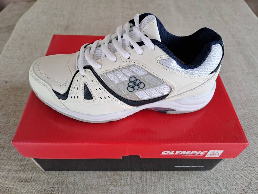 Olympic Rally Kids Trainer shoe size 2 (cream/white/blue)