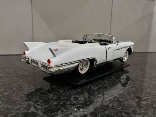 1:18 1958 Cadillac Eldorado Biarritz - White