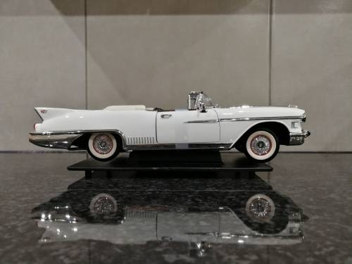 1:18 1958 Cadillac Eldorado Biarritz - White